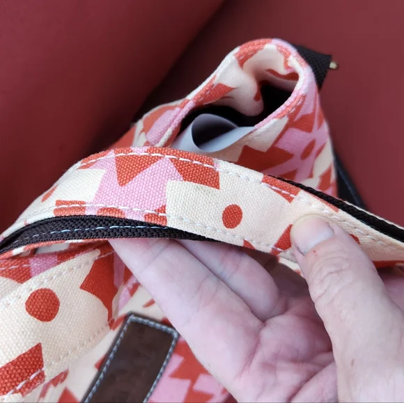 Maika Mini Tote in Pink Red & White Geometric Flowers EUC - Picture 3 of 5